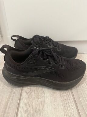 Brooks Glycerin GTS 22 Black Athletic Running Shoes-Women’s 7.5